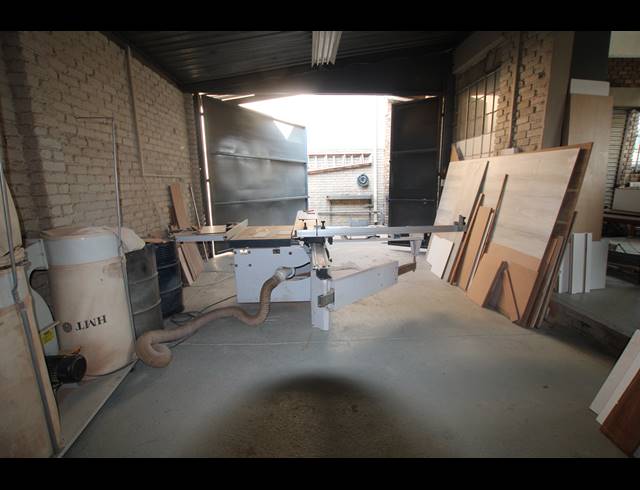 550M² WORKSHOP FOR SALE IN KNIGHTS